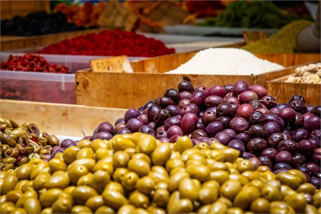 Vide grenier et marché de producteurs à Corcelles - Haut-Bugey Tourisme Mélanie Poirson