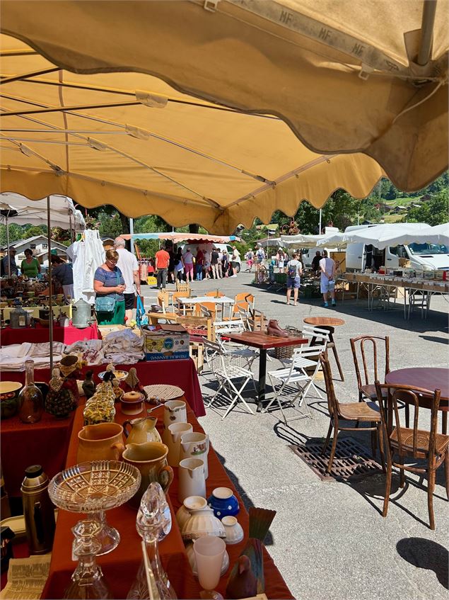 brocante antiquités collections - juillet 2025