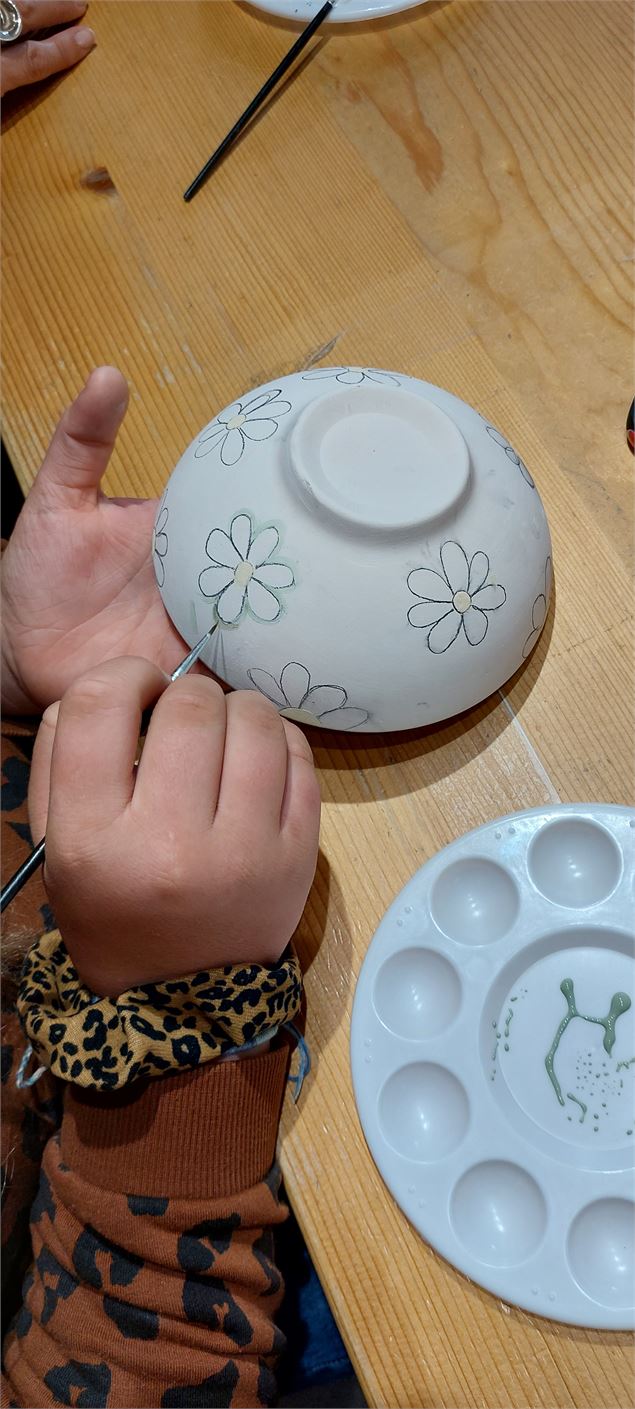 Atelier peinture sur céramique_Saint-Jean-de-Sixt - éR céramique