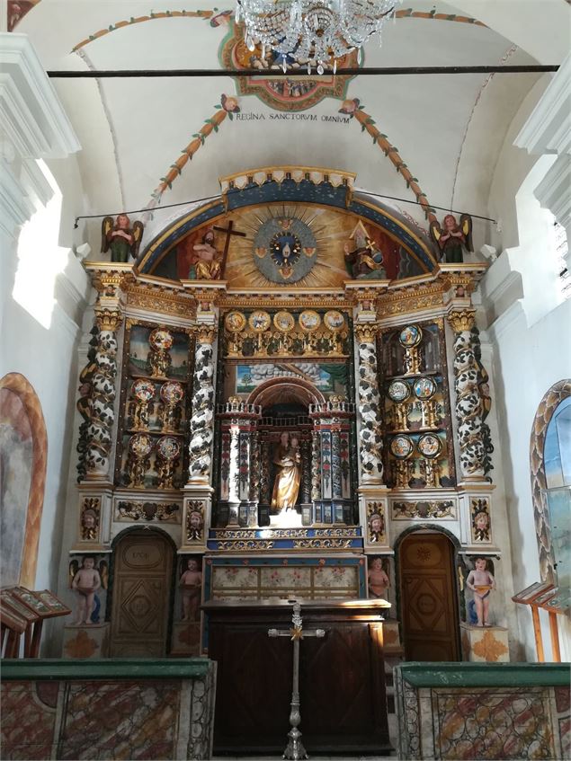Le retable baroque de la chapelle - Mairie Avrieux