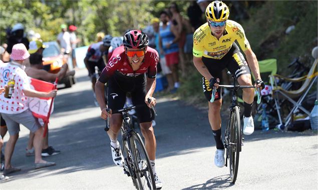 Coureurs en pleine action - Site internet Tour de l'Ain