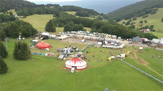 Vue aérienne du festival - Eric Sztelma
