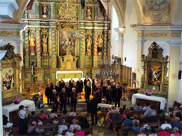La chorale A Cordon Nous dans l'église de Cordon - Chorale 