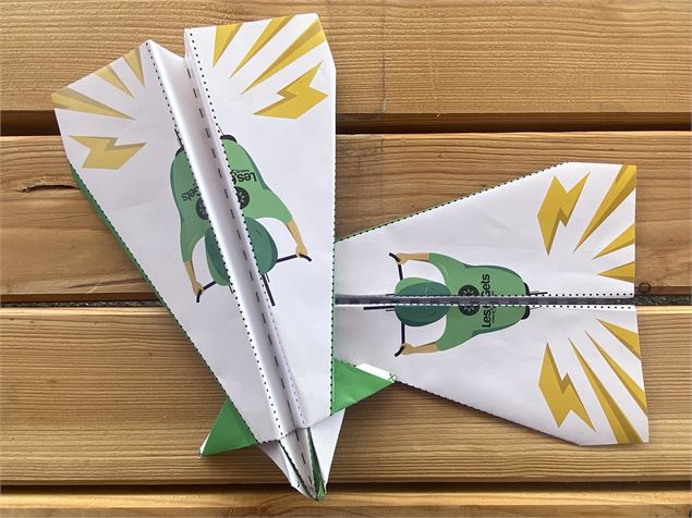 Atelier conception d'avions en papier_Les Gets - les gets tourisme