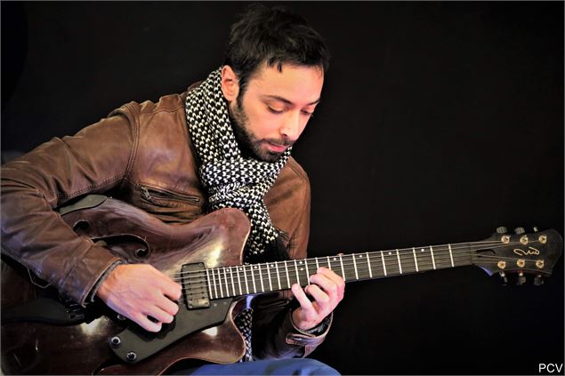 Solo guitare Benoit Convert + trio Acalanto Latinos