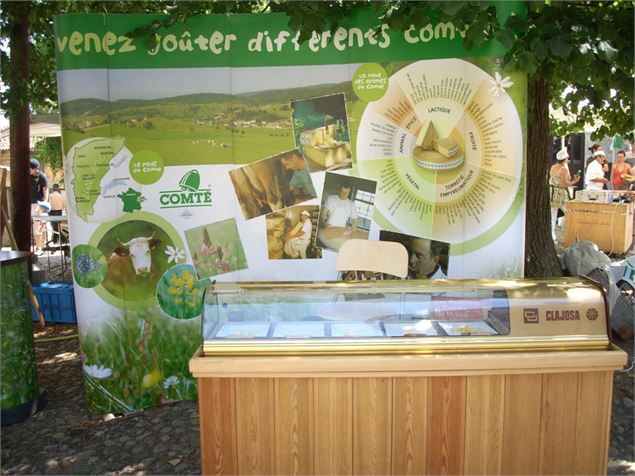 stand les goûts du comté - office de tourisme pérouges