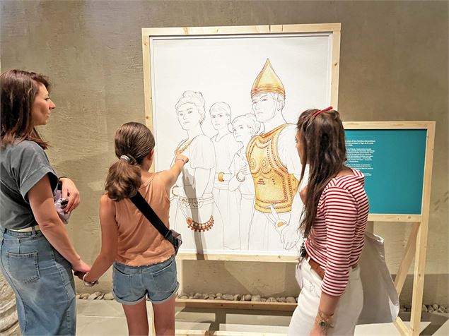 Visite-atelier 7-12 ans - Les mystères du collier_Chambéry - Solenne Paul - Département de la Savoie