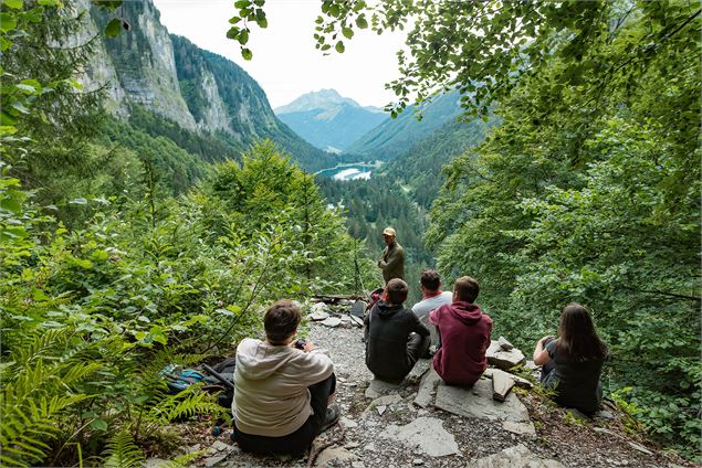 La vue sur le Lac de Montriond depuis les ardoisières - Vallée d'aulps tourisme