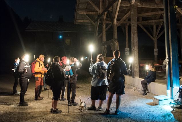 La descente à la lueur des flambeaux - Vallée d'aulps tourisme