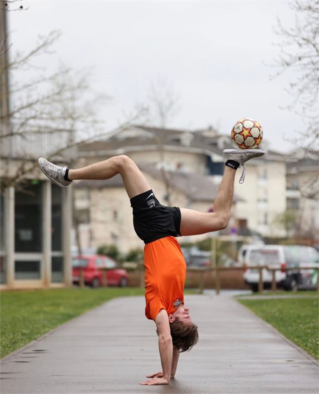 Profitez d'un moment en famille ou entre amis pour découvrir les meilleures techniques de foot frees