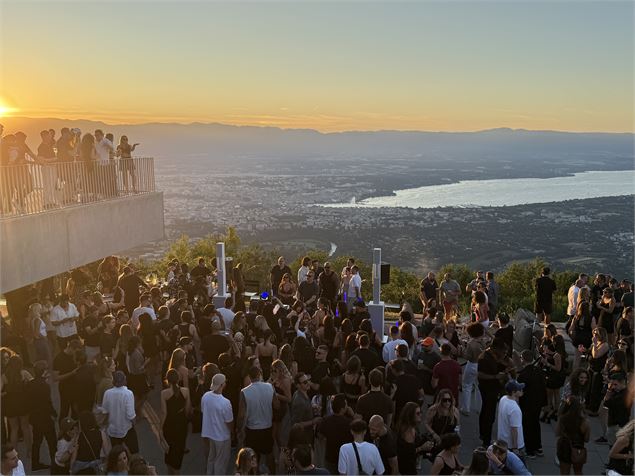 Terrasse du café 1100 - Panoramiques du Salève