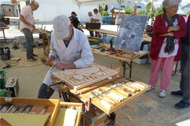Concours de sculpture sur bois à Albiez - artsurbois.com