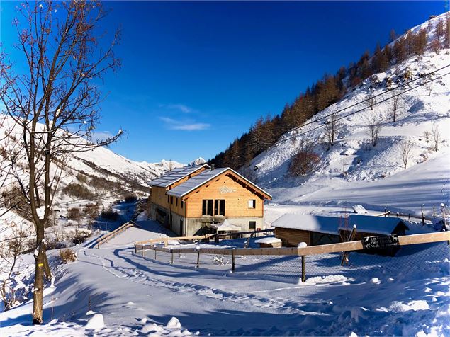 La ferme des étroits en hiver - X. Aury