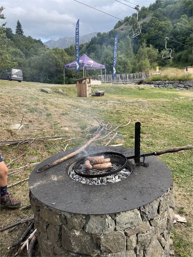 Instant convivial à la base de loisirs des Lières_Valmeinier - OT Valmeinier