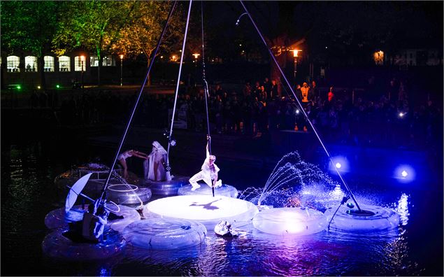 Spectacle sur l'eau - Eric Barnabe