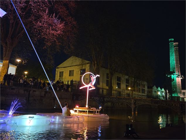 Spectacle sur l'eau - Eric Barnabe