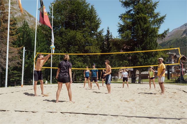 Tournoi de beach volley_Val-d'Isère - Elisa Vercueil - Val d'Isère Tourisme