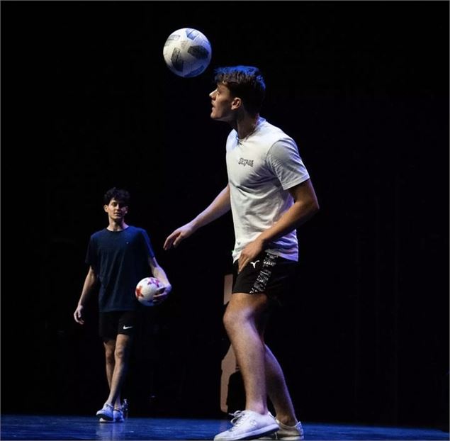 Initiation gratuite au football freestyle - Matéo Serri