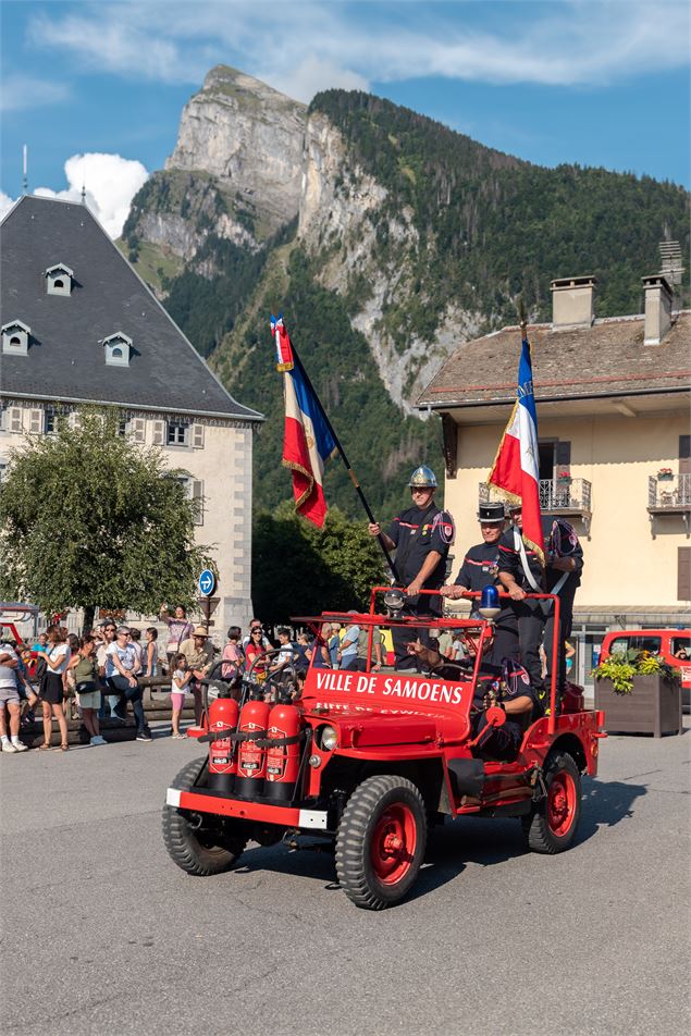 Défilé de pompiers - Lifeforstock sur Freepik