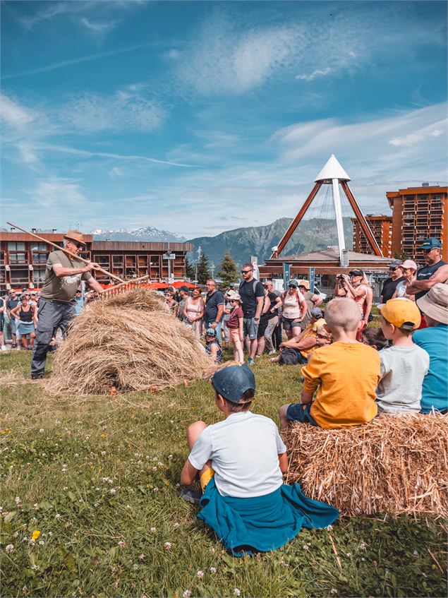 Animations traditionnelles du 14 juillet - Office de Tourisme Le Corbier