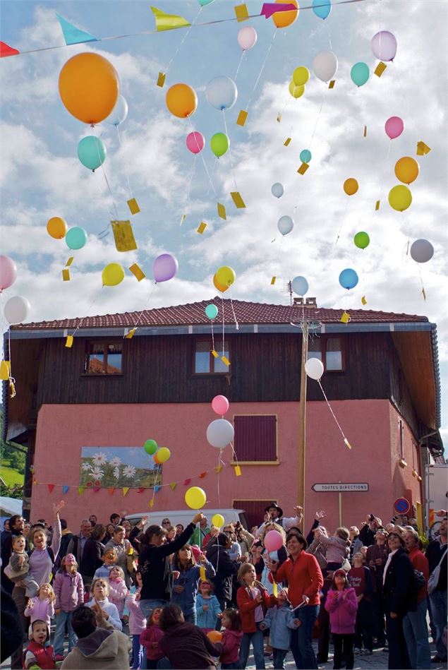 Lâcher de ballon - Ph. Gal