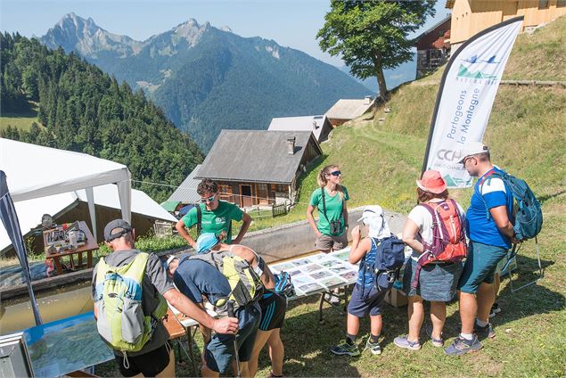 Stand Géoparc du Chablais. - Comité des fêtes de la Forclaz