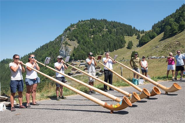 Cor des Alpes à Tréchauffé. - Comité des fêtes de la Forclaz