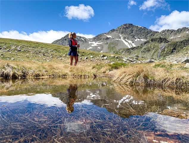 reflet femme lac crête des sarrasins - OTHMV