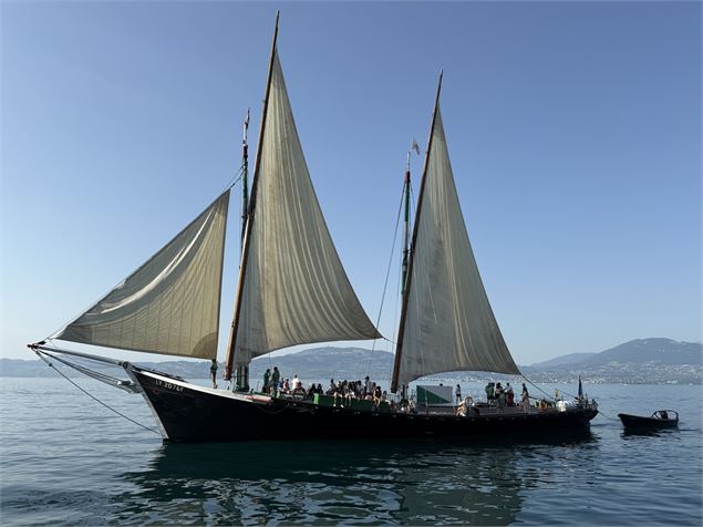 Barque La Savoie - C.O. des marchés franco-suisses