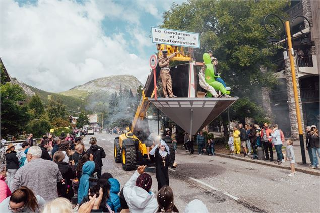 Défilé des chars - Val d'Isère Tourisme