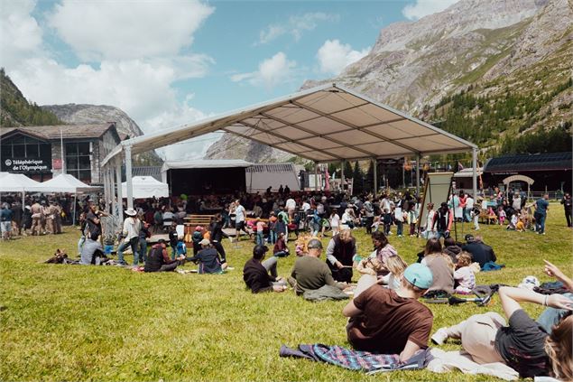 Repas à l'Amphithéâtre de Verdure - Val d'Isère Tourisme