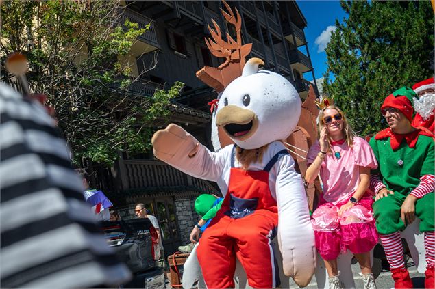Ambiance à la Fête du Vieux Val de Val d'Isère en été - Val d'Isère Tourisme