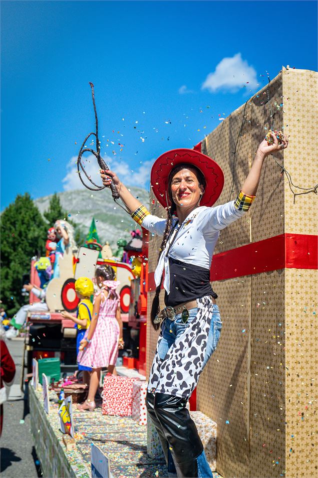 Ambiance à la Fête du Vieux Val de Val d'Isère en été - Val d'Isère Tourisme