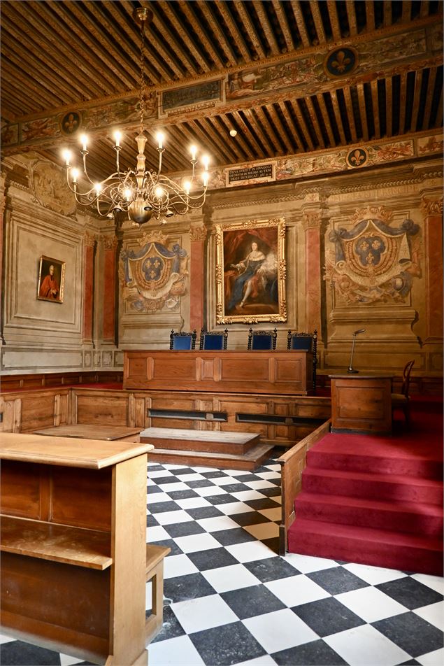 Visite guidée de la ville et la salle d'audience du Parlement de Dombes_Trévoux - Florian Bègue