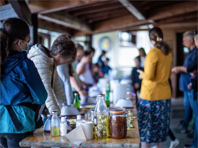 Atelier baumes du montagnard et crème après-soleil - Les Gets Tourisme