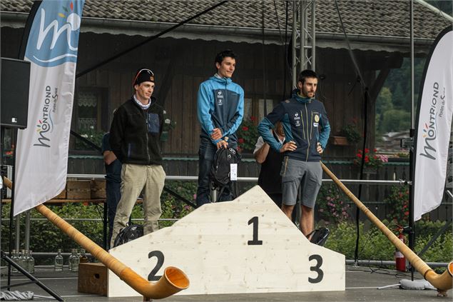 Remise des prix KMV Nantaux - Les Bérêts Attablés