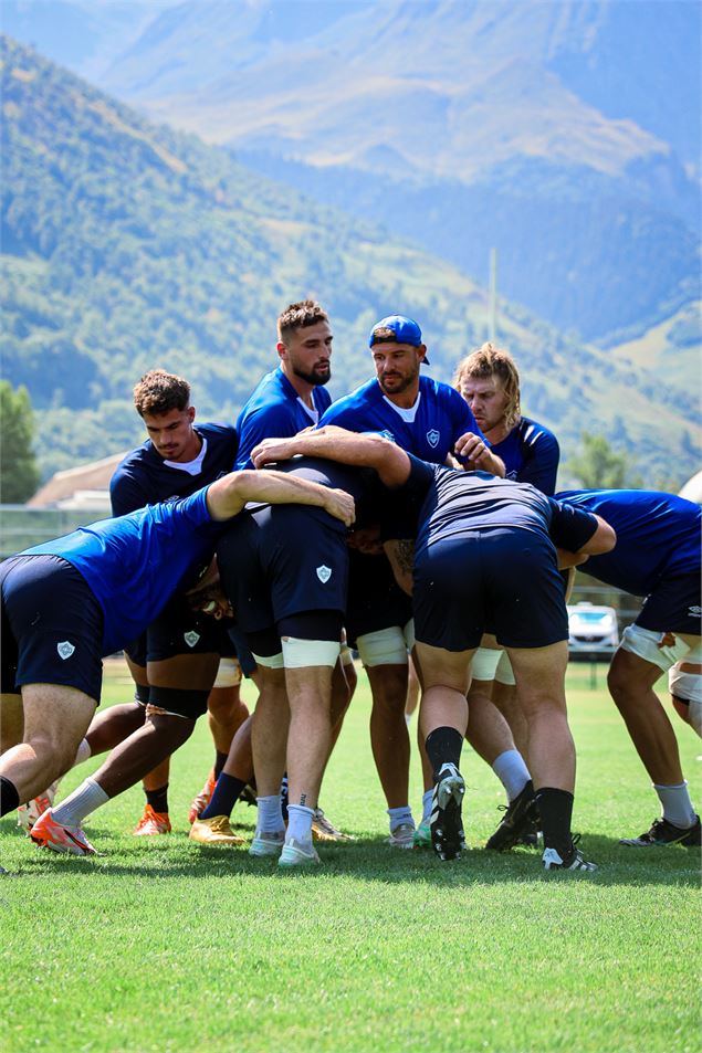 Séance de dédicaces des joueurs du Castres Olympique_La Plagne - CASTRES OLYMPIQUE