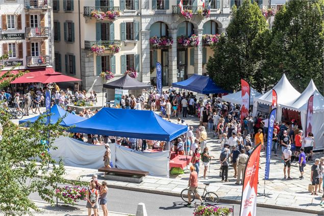 Fête des Guides - Place du Triangle - @GaetanHaugeard - Cie des Guides Chamonix
