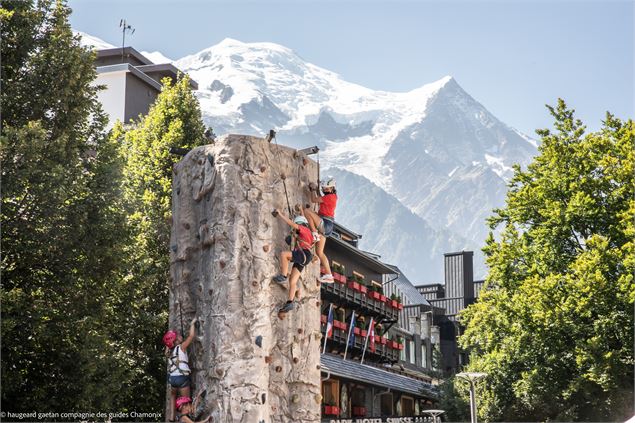 Fête des Guides - Place du Triangle - @GaetanHaugeard - Cie des Guides Chamonix