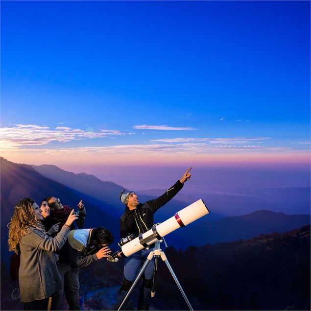 Découverte du soleil_Les Gets - Ciel des Alpes