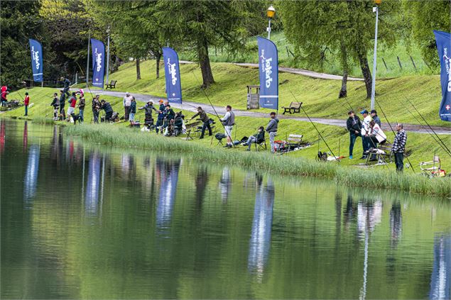 Concours de pêche au Lac de Vonnes à Châtel - Val Média