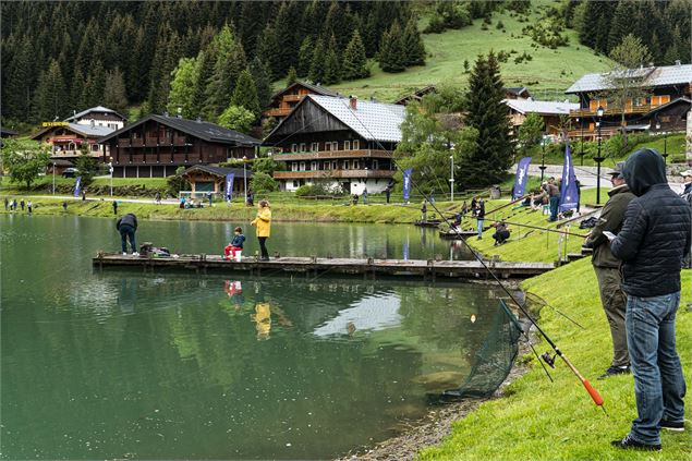 Concours de pêche au Lac de Vonnes à Châtel - Val Média