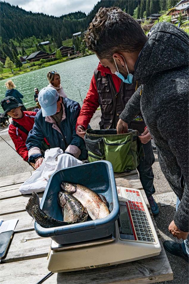 Concours de pêche au Lac de Vonnes à Châtel - Val Média