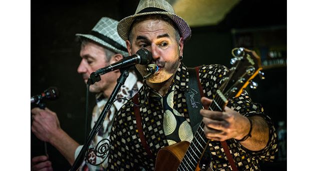 Mister Hole Swing - Julie LEGROS