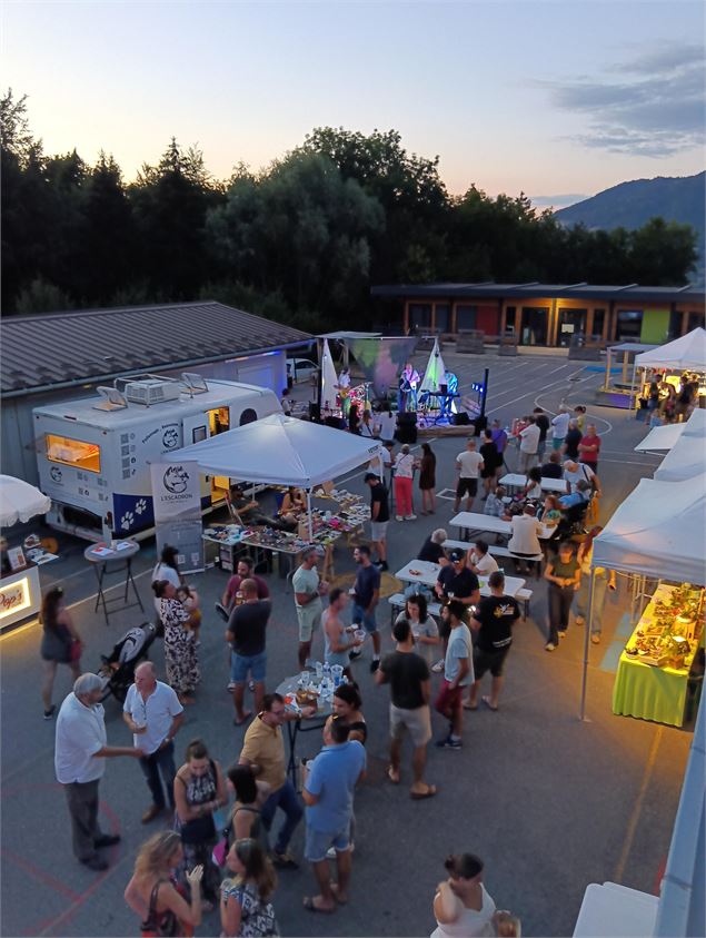Marché - concert - Mairie de Saint Jean de Tholome