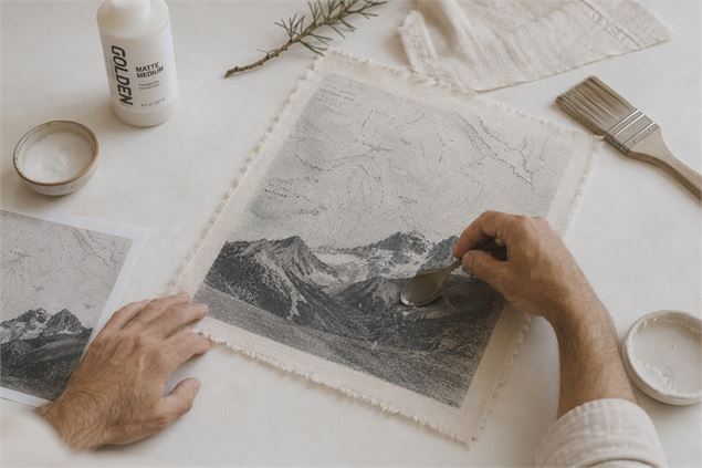 Atelier de transfert de photos, de broderie et de peinture