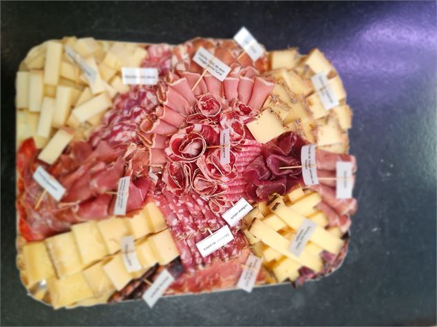 Charcuterie/fromages - C. Buttoudin