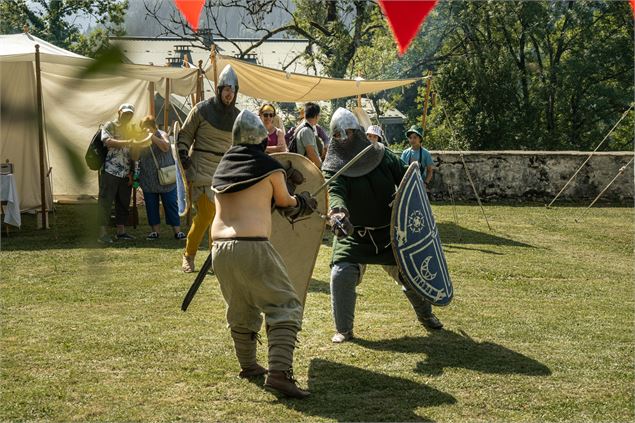 Duel à l'épée - New Deal - Abbaye d'Aulps