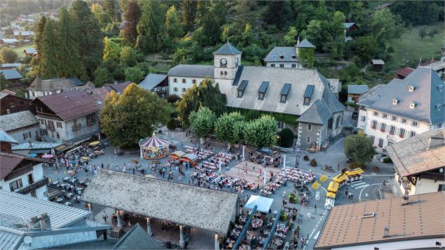 Place de la Grenette - Office de tourisme de Samoens