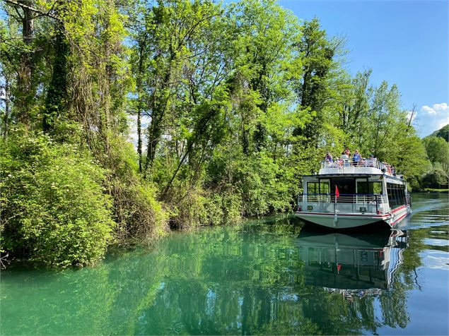 Le Savoyard 2 sur le Canal de Savières - Bateaucanal